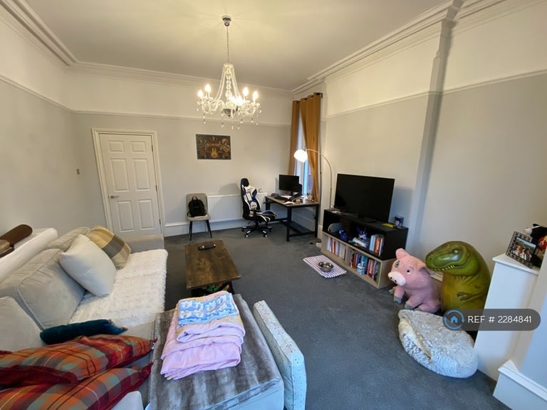 2 bedroom flat in Bridgford Road, West Bridgford, Nottingham, NG2 (2 bed) (#2284841)