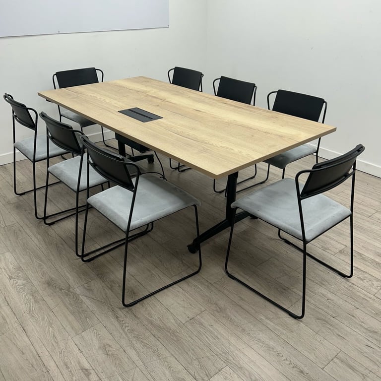 Boardroom Tables, Executive Chairs & Herman Miller Office Furniture – Quality Used Office Furniture
