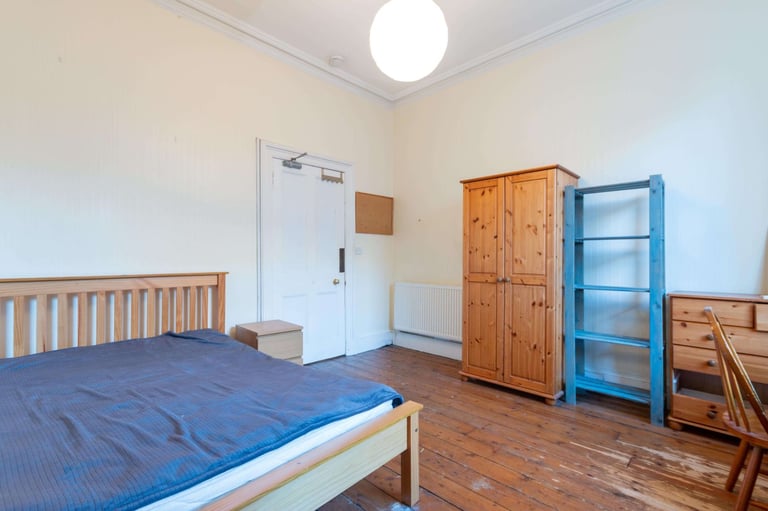 Well presented, 3 bedroom, 1st floor, HMO property in Sciennes – available November