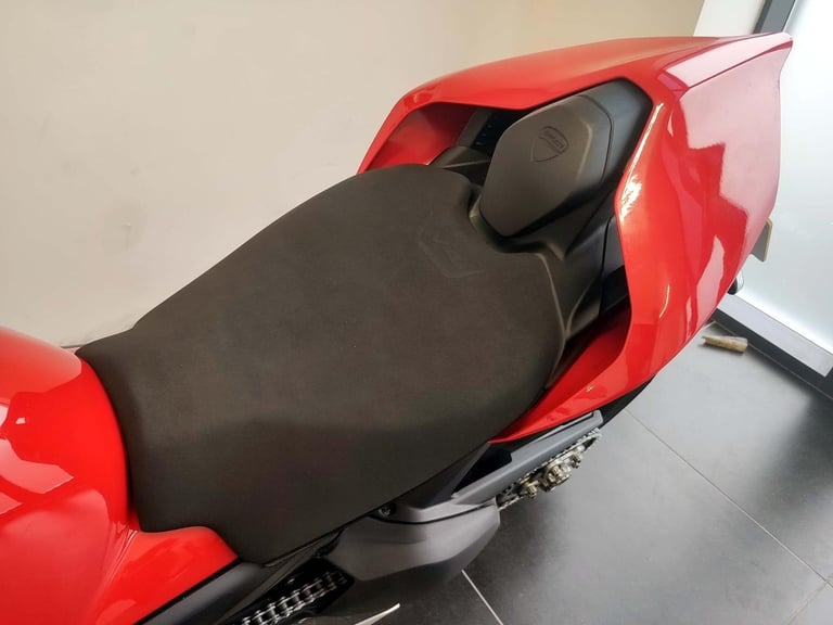 2022 Ducati Streetfighter V4S Red 2,160 Miles Akro Cans | £270 Dep & £270 pcm