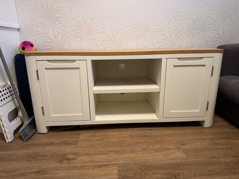 Oak Furnitureland TV Unit Cabinet