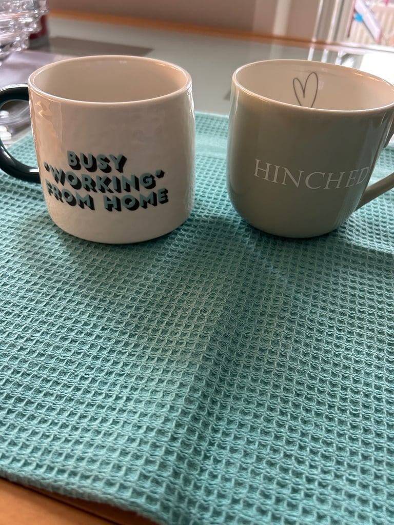 image for 2 Mugs