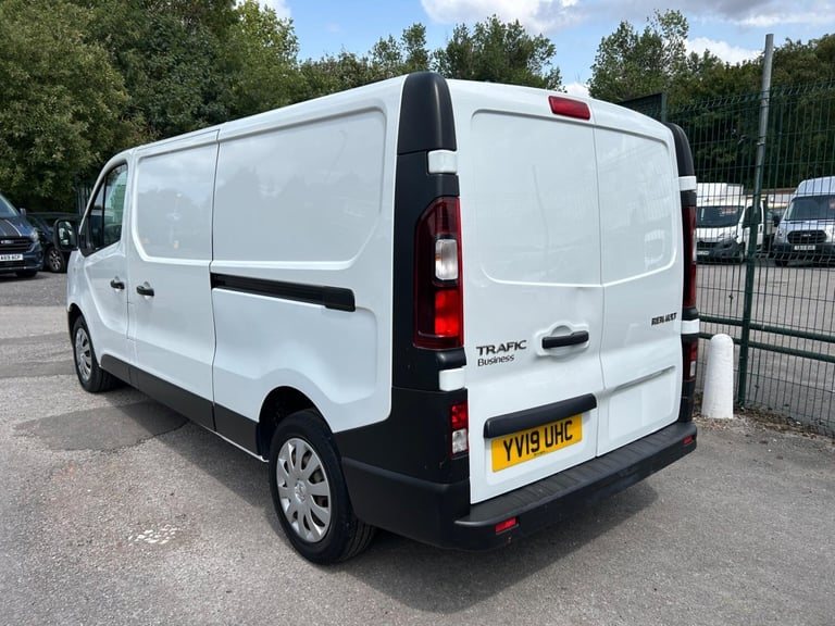 2019 Renault Trafic 1.6 dCi 29 Business LWB Standard Roof Euro 6 5dr PANEL VAN Diesel Manual