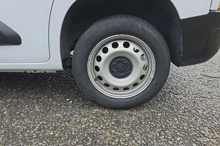 2023 Peugeot Partner 1000 1.5 BlueHDi 100 Professional Premium + Van PANEL VAN DIESEL Manual