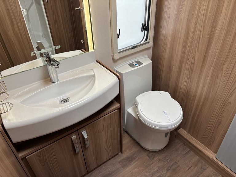 20 SWIFT CHALLENGER 835 X, SPECIAL EDITION CELESTE, AWD MOVER, ALDE, TALL FRIDGE