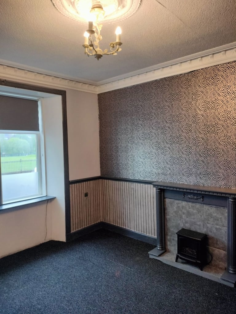 2 Bedroom Flat Paisley East End