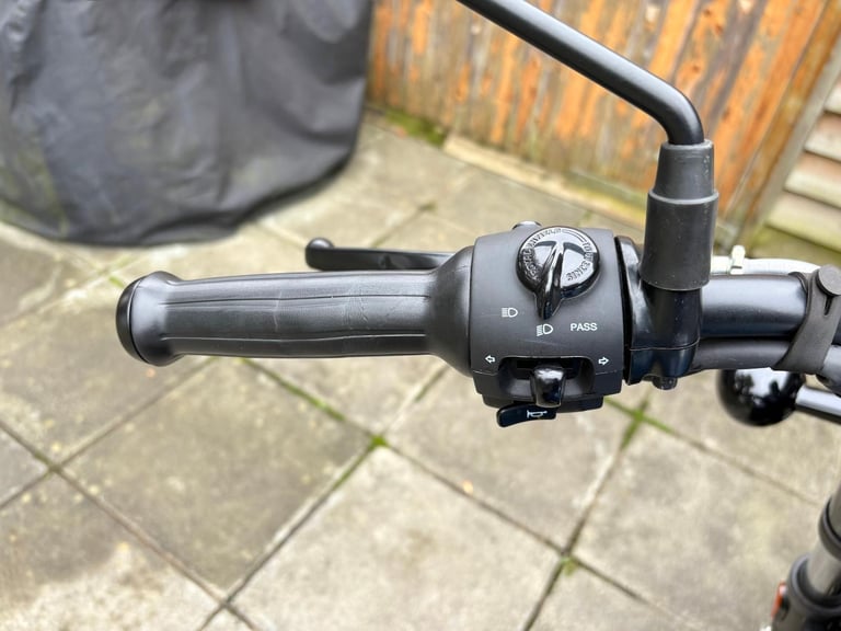 2024 / 24 Royal Enfield METEOR 350 £2750 Blue 134 miles.