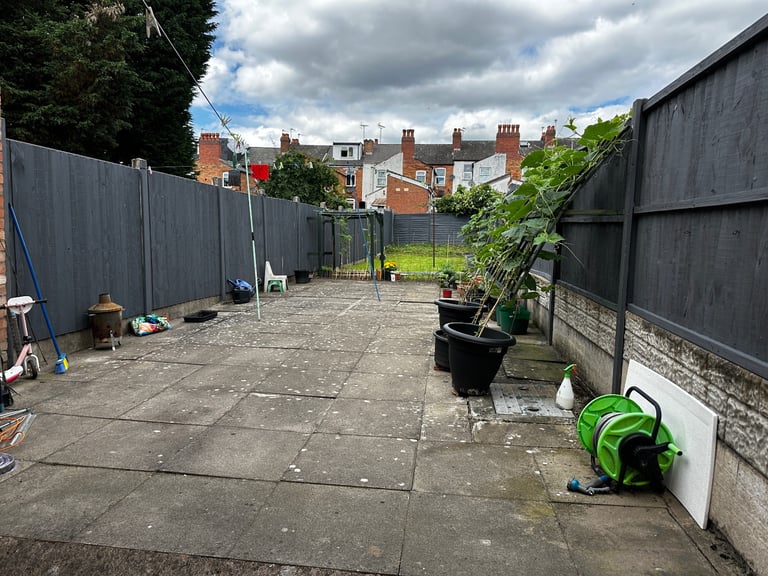 Spacious 2 bedroom house with 2 living rooms for exchange