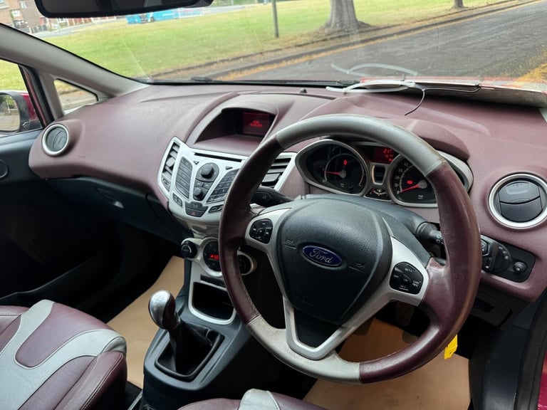 2010 Ford Fiesta 1.6 Titanium 5dr HATCHBACK Petrol Manual
