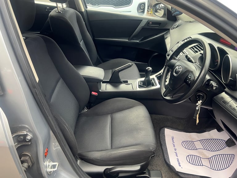 2011 Mazda Mazda3 1.6 S 5dr HATCHBACK Petrol Manual