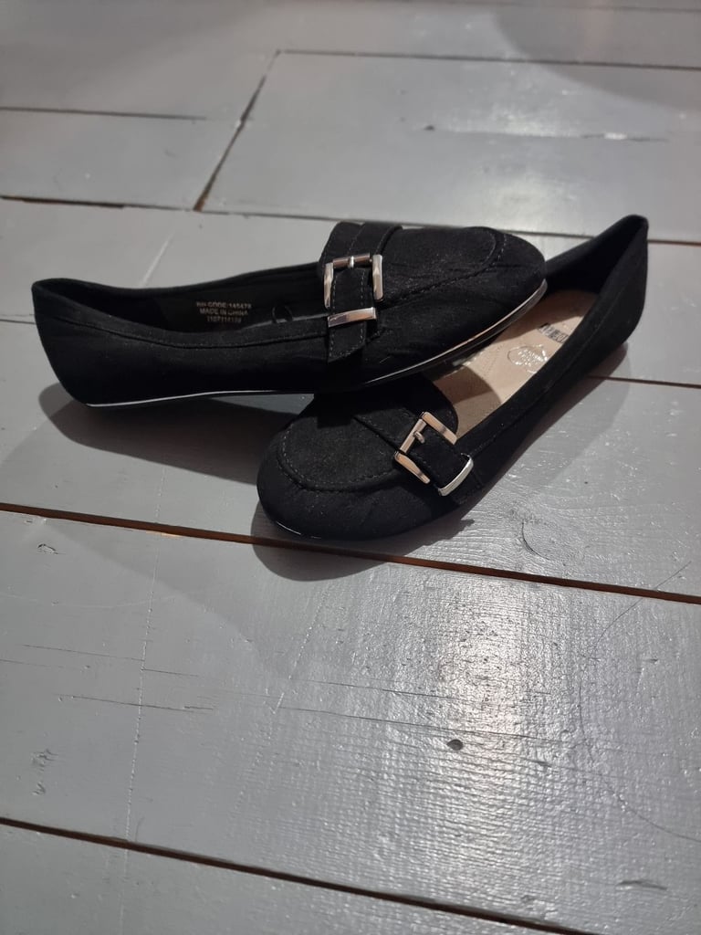 image for Black flat shoes 