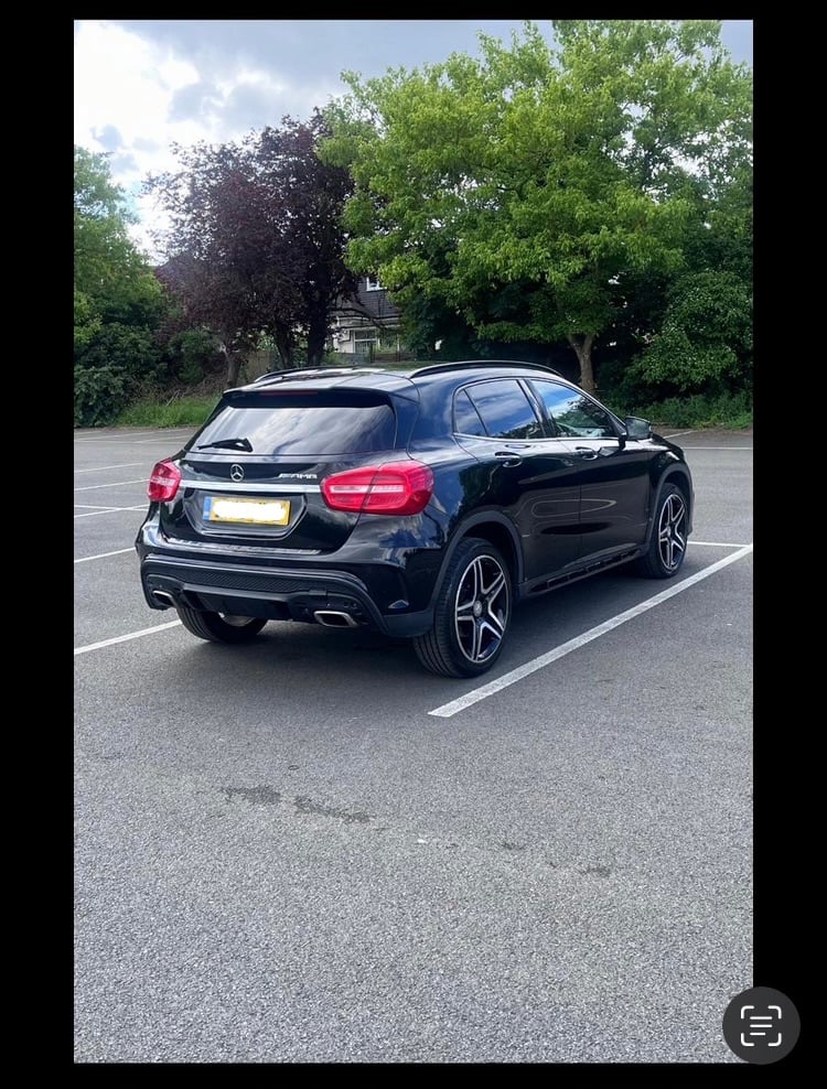Black Mercedes – AMG Line (Automatic)