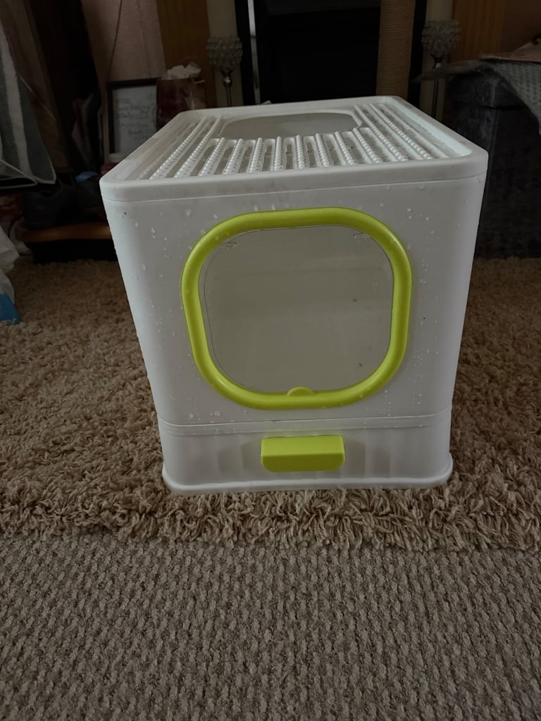 Cat litter box 