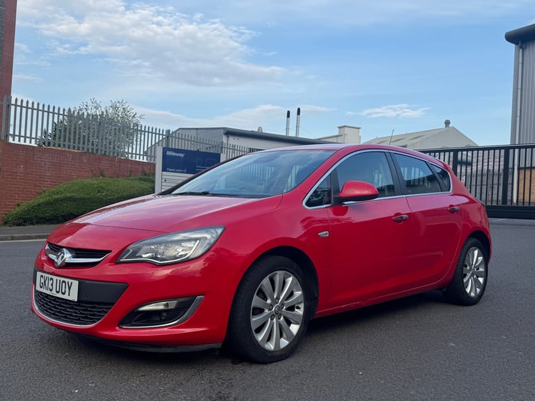 2013 Vauxhall Astra 1.6i 16V SE 5dr HATCHBACK Petrol Manual