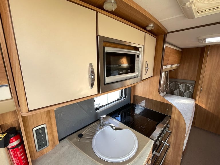 Swift Conqueror 565 4b