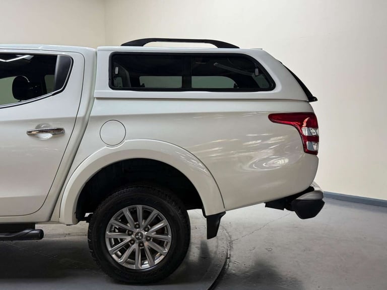 2016 Mitsubishi L200 2.4 DI-D DC Warrior 4WD Euro 5 4dr Pickup Diesel Manual