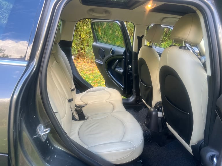 2011 MINI Countryman 1.6 Cooper 5dr Auto HATCHBACK Petrol Automatic