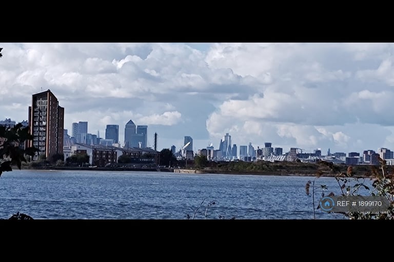 2 bedroom flat in Tideslea Path, London, SE28 (2 bed) (#1899170)