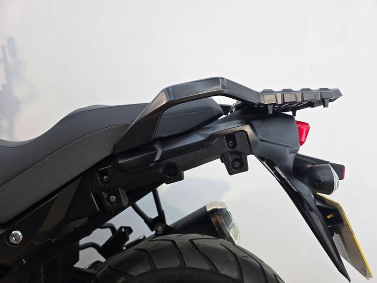Suzuki V-Strom 650 Black 2020 - Centre Stand, Clear Screen **LOW MILEAGE**
