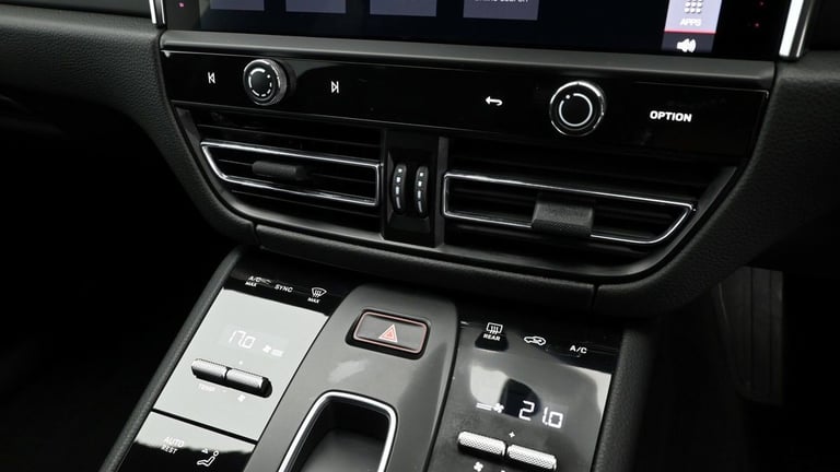 2023 Porsche Macan 2.0T PDK 4WD Euro 6 (s/s) 5dr SUV Petrol Automatic