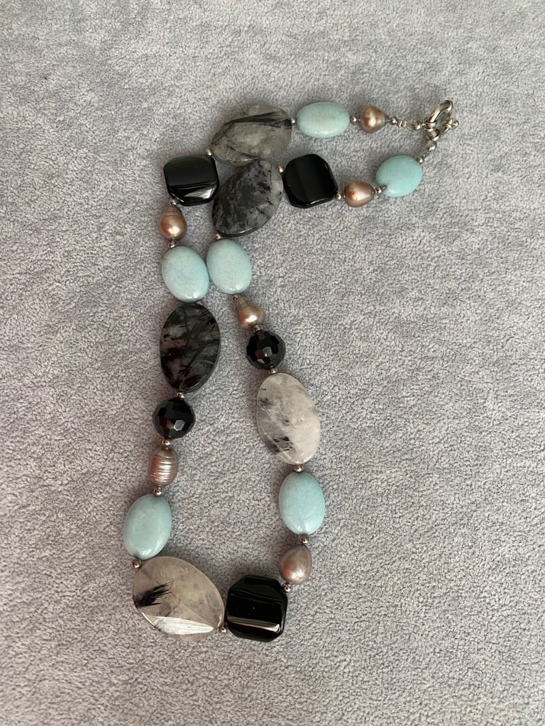Vintage Pearl and stone necklace 