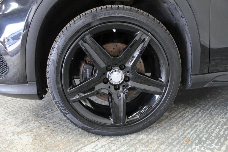 MERCEDES-BENZ GLA CLASS 2.1 GLA220d AMG Line (Premium Plus) 7G-DCT 4MATIC Euro