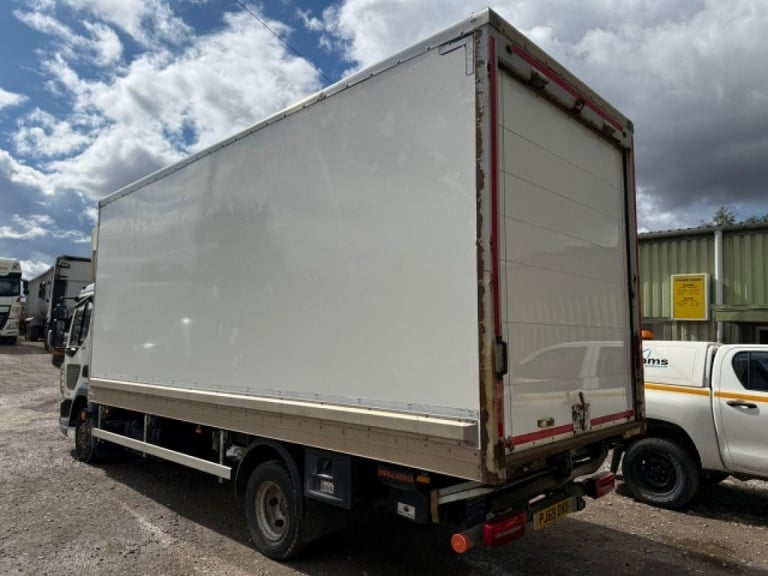 DAF LF 180 4x2 AUTOMATIC BOX TRUCK WITH TAIL LIFT