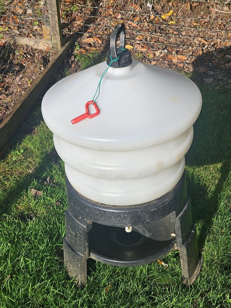 Osprey BEC Tripod chicken poultry Drinker 30 litre