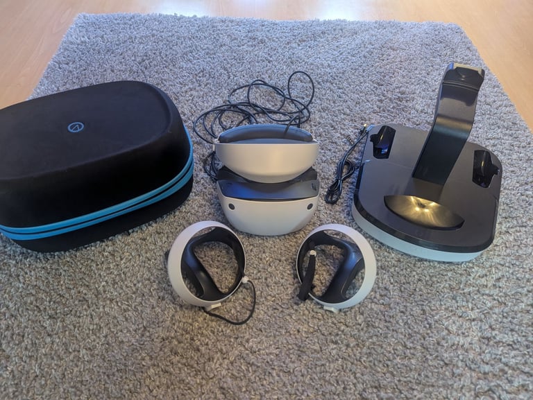 Playstation VR2 with stealth headstand/charger & carry case - immaculate hardly used