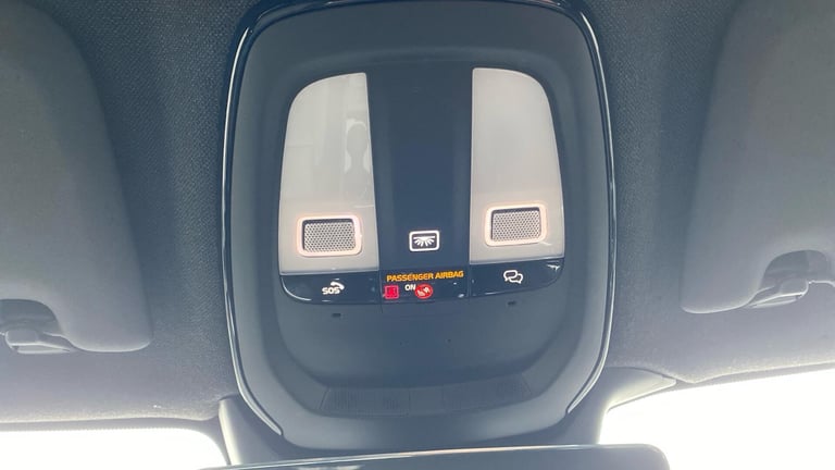 2022 Volvo XC40 2.0 B3 MHEV Plus SUV 5dr Petrol Hybrid DCT Auto Euro 6 (s/s) (163 ps) Petrol/Elec...