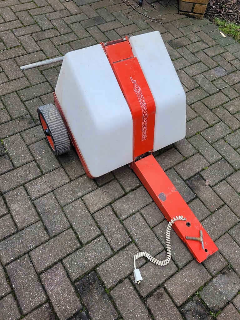 Countax Westwood lawngroomer lawn groomer trailer spreader