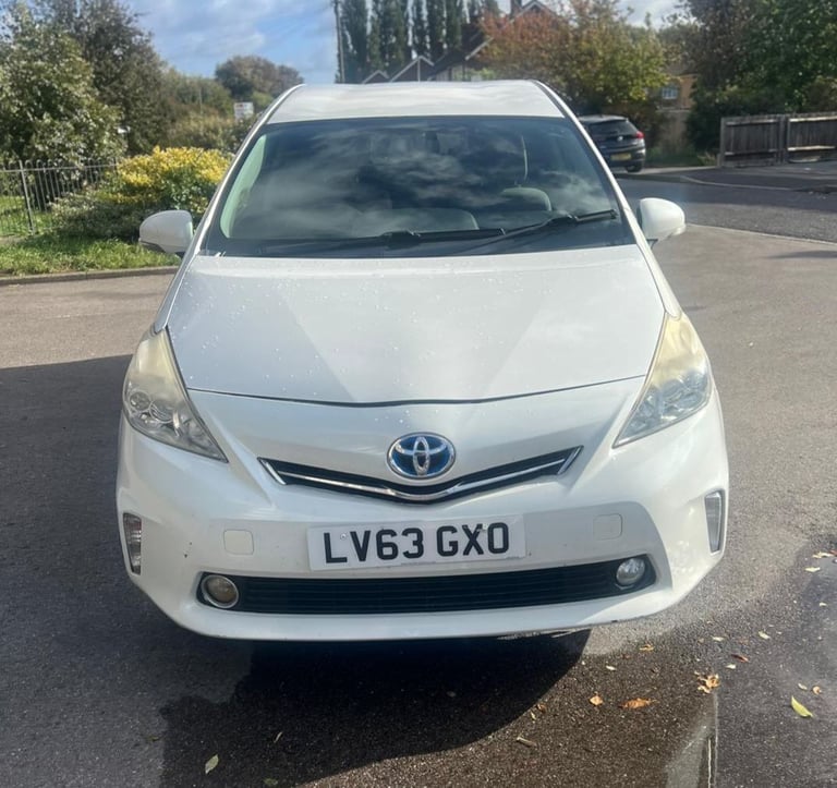 Toyota prius plus hybrid 