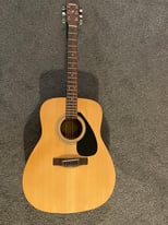YAMAHA F310 Guitar