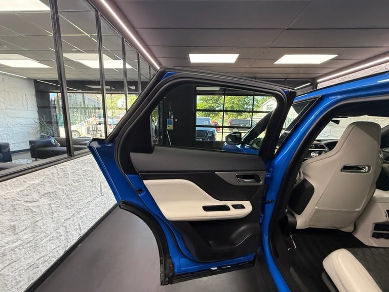2020 Jaguar F-Pace 5.0 V8 SVR SUV 5dr Petrol Quickshift AWD Euro 6 (s/s) (550 ps) ESTATE Petrol A...
