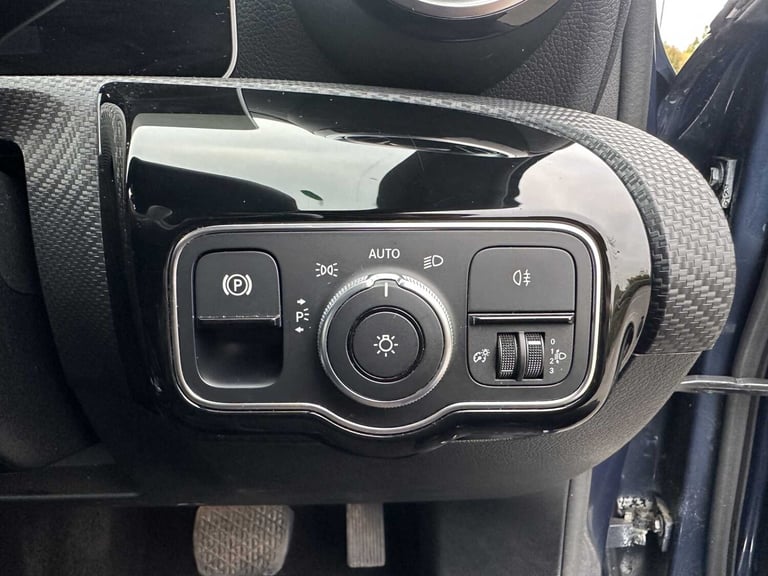 2019 Mercedes-Benz A-Class A180d SE Executive 5dr Auto HATCHBACK DIESEL Automatic