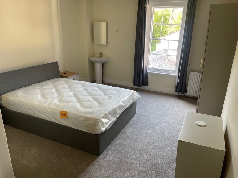 Room to rent 