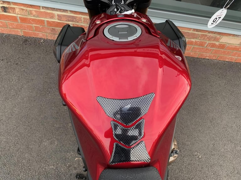 Honda CB 650 R - 1 OWNER - 2 YEAR WARRANTY