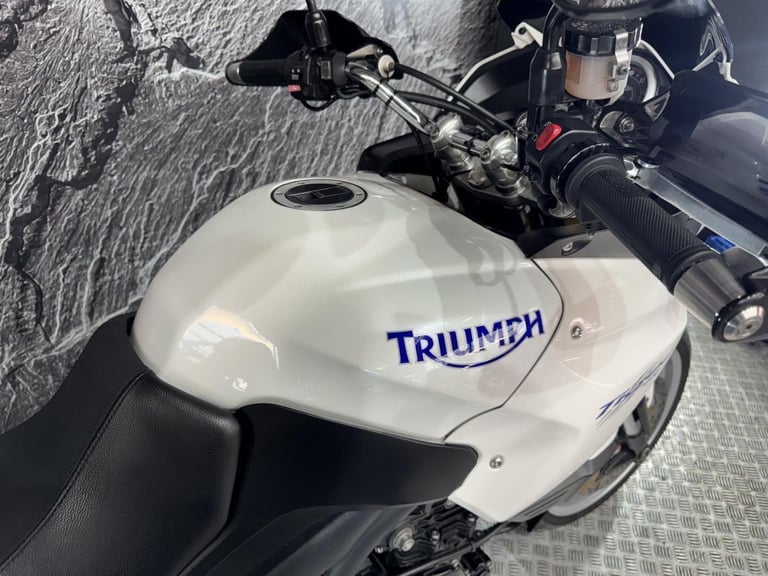 TRIUMPH TIGER 1050 2011