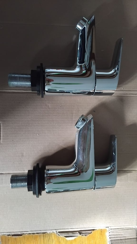 image for Bathtub shower mixer tap and separate hot and cold basin taps