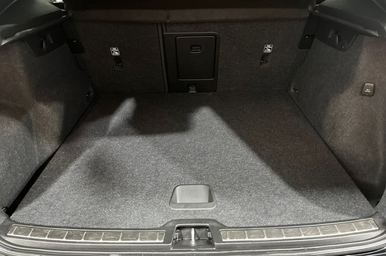 2021 71 VOLVO XC40 1.5H T4 RECHARGE 10.7KWH INSCRIPTION SUV 5DR PETROL PLUG-IN H