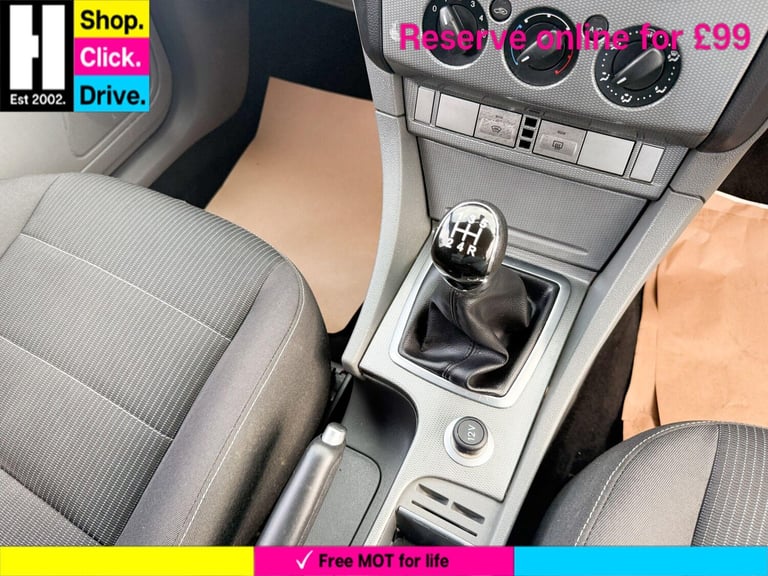 2009 Ford Focus 1.6 Titanium 3dr HATCHBACK PETROL Manual
