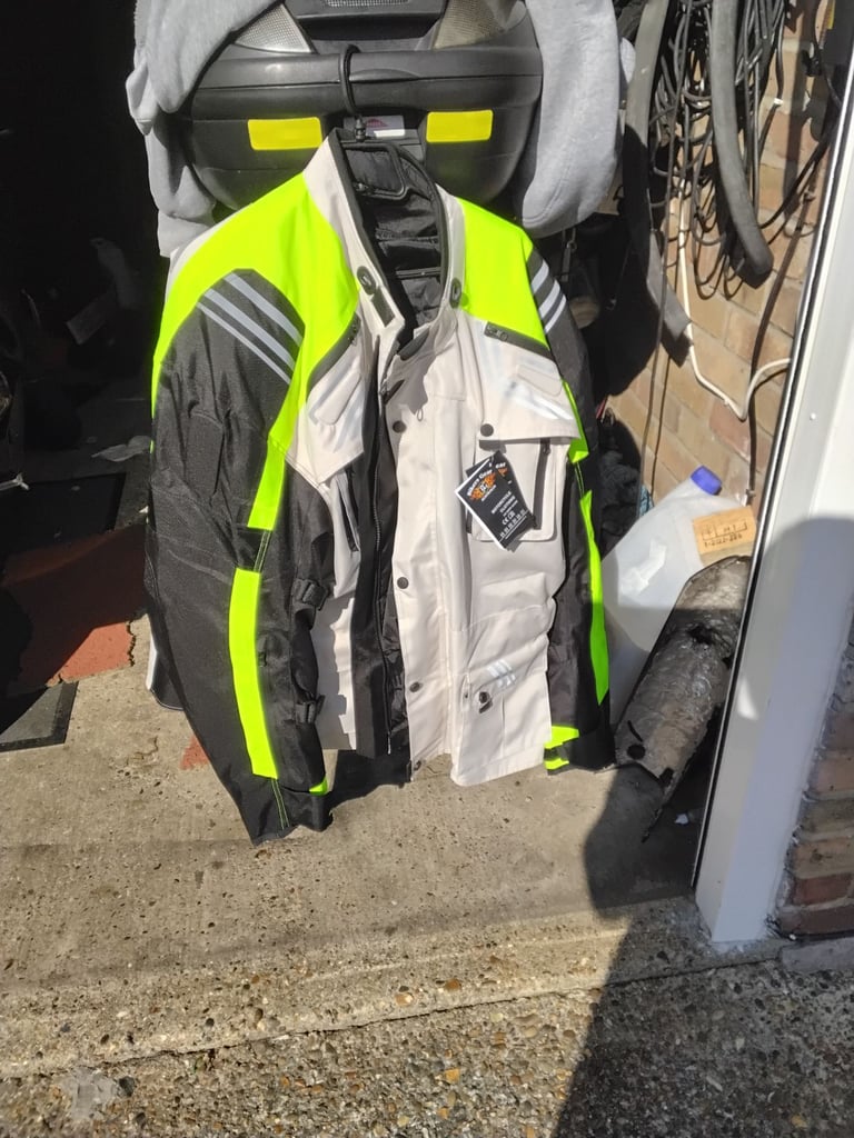 image for Brand new 12 xl with tags