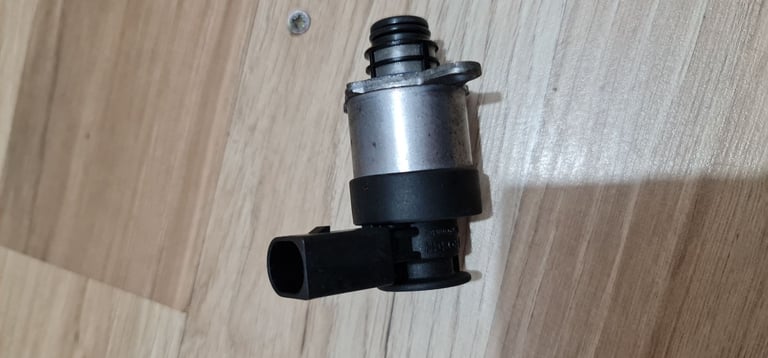 Genuine Fuel Pressure Relief Limiter Valve Rail Sensor for Audi VW Seat Skoda