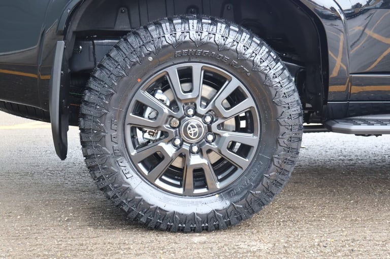 2025 Toyota Land Cruiser BRAND NEW COMMERCIAL REAR PRIVACY GLASS Hi GLOSS FINISH  MUD TERRAIN TYR...