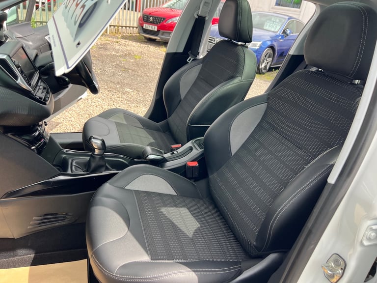 2018 68 PEUGEOT 2008 1.2 PURETECH ALLURE PREMIUM 5DR ONLY 33,000 MILES F/S/H