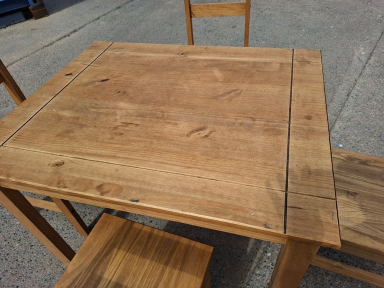 Pine dining table 