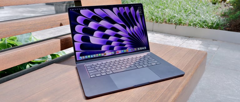 APPLE MACBOOK AIR 15 INCH M2 MIDNIGHT COLOUR, 8GB RAM, 512GB SSD, UK KEYBOARD - NO TEXTS OR OFFERS