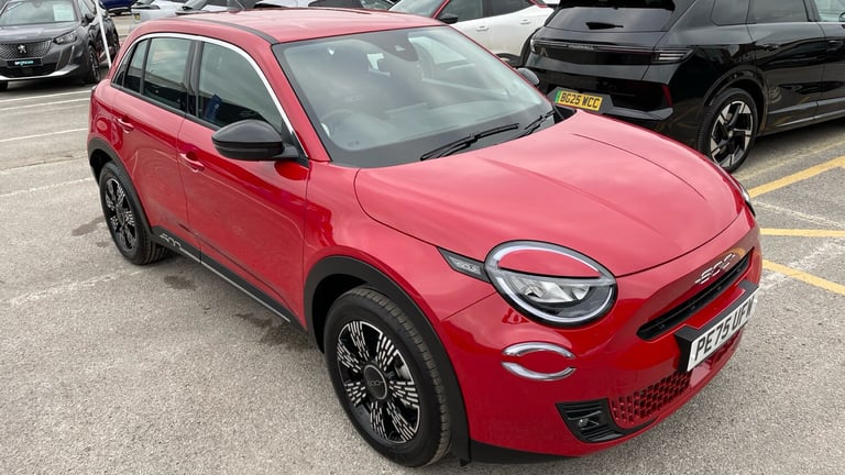 2025 Fiat 600 1.2 MHEV SUV 5dr Petrol Hybrid e-DCT Euro 6 (s/s) (100 ps) SUV Hybrid Automatic