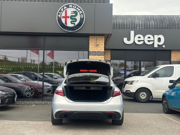 2020 Alfa Romeo Giulia 2.0T Veloce Saloon 4dr Petrol Auto Euro 6 (s/s) (280 ps) SALOON Petrol Aut...