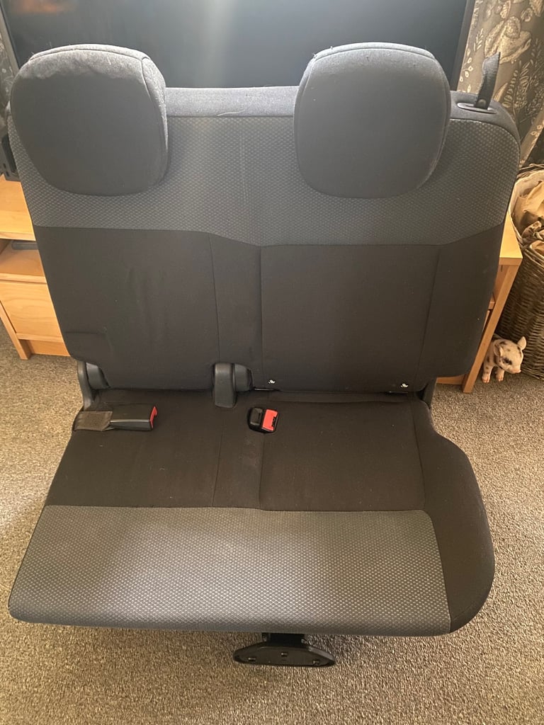 Nissan NV200 2016 second and third row seats 